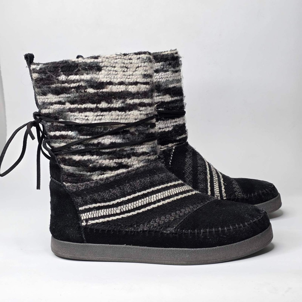 Toms Nepal Women's Boots Size 8 White Black Suede Knit Stripe Cozy Lined Shoes